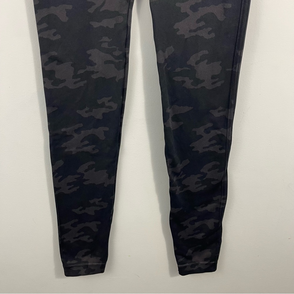 Spanx Look At Me Now Seamless Camo Leggings Size M - L - Picture 6 of 14